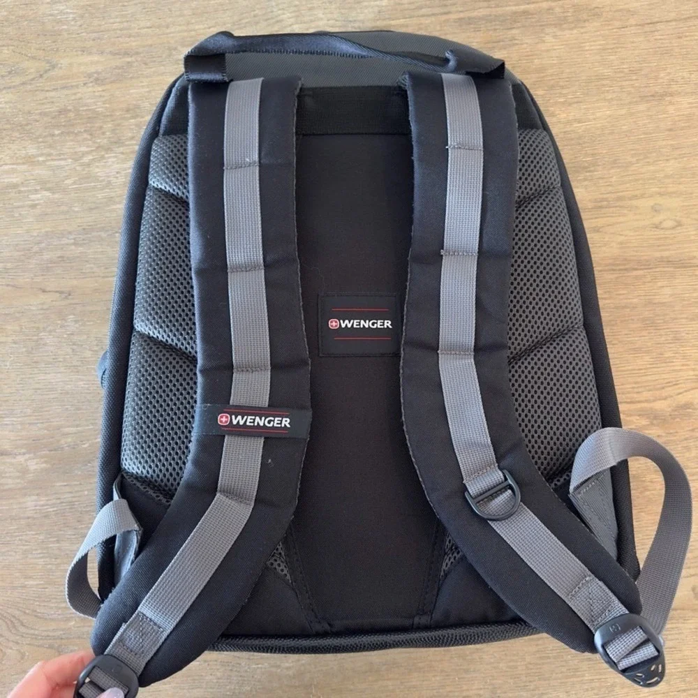 SWISSGEAR Wenger Legacy 16